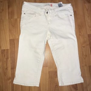 GUESS WHITE CAPRIS waist size 28